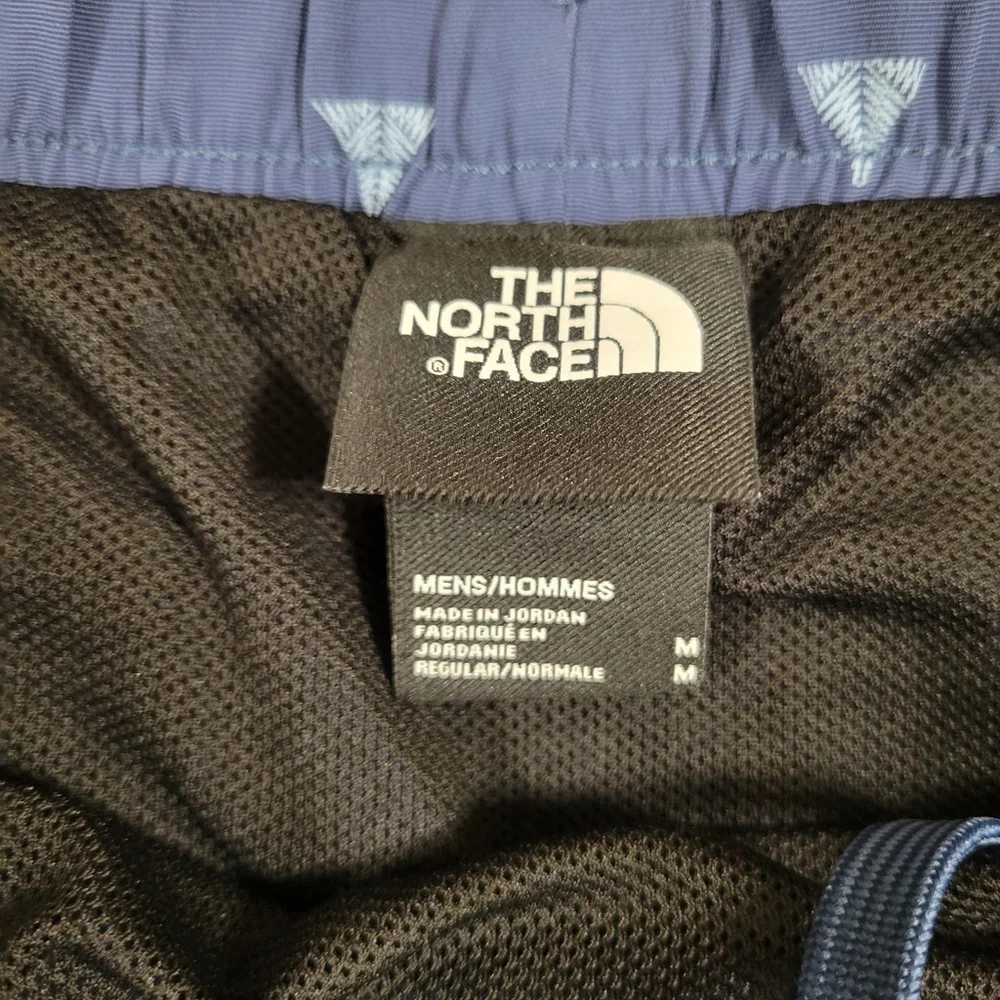 North Face Men's Pull-On Blue Trunks Shorts Size Medium Waist 32 Inseam 7
